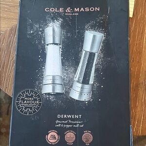 Cole & mason Silver and Clear Salt & Pepper Mill Set